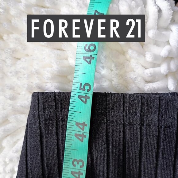 LBD- Forever 21 Black Cocktail dress- Size XS- sleeveless- ribbed- New with tags - Picture 5 of 6